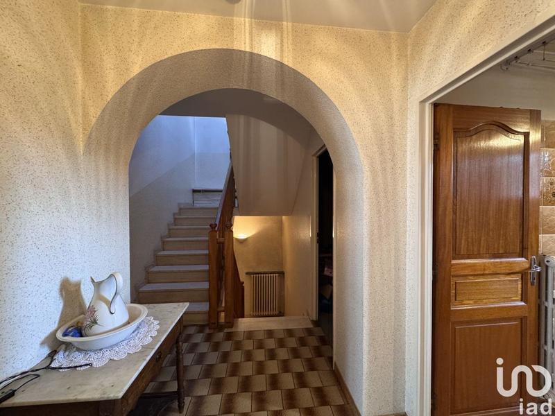 Maison - 220 m² - 8 pièces