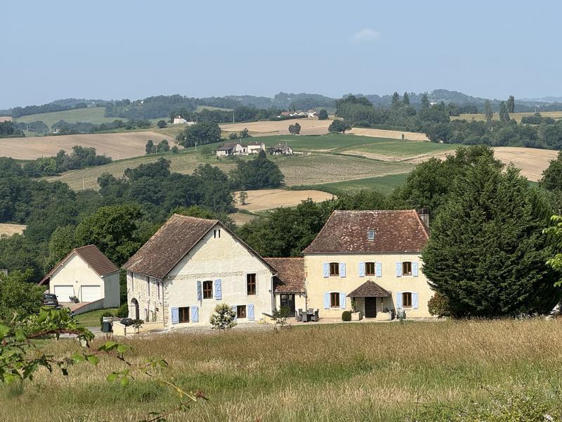 Maison - 221 m² - 9 pièces