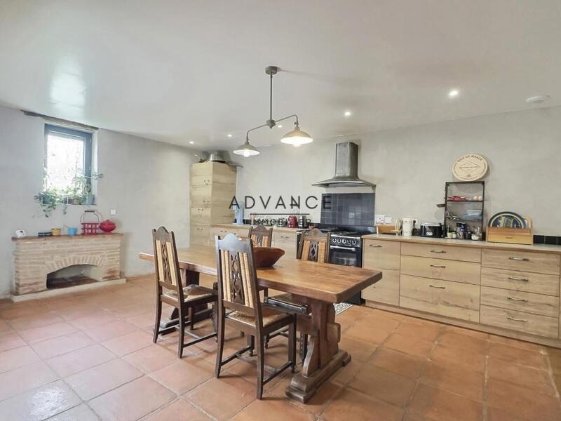 Corps de ferme - 320 m² - 5 pièces