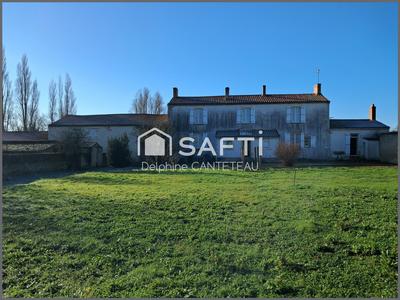 Maison - 250 m² - 9 pièces