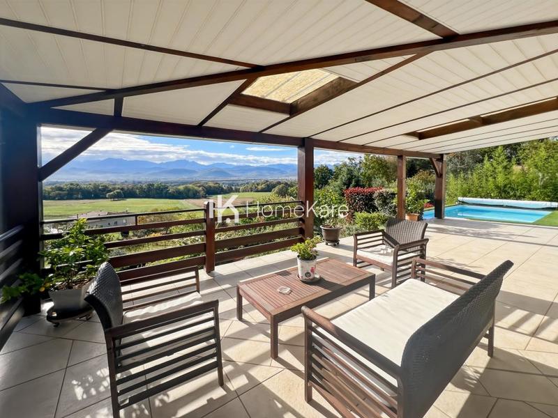 Maison - 180 m² - 7 pièces