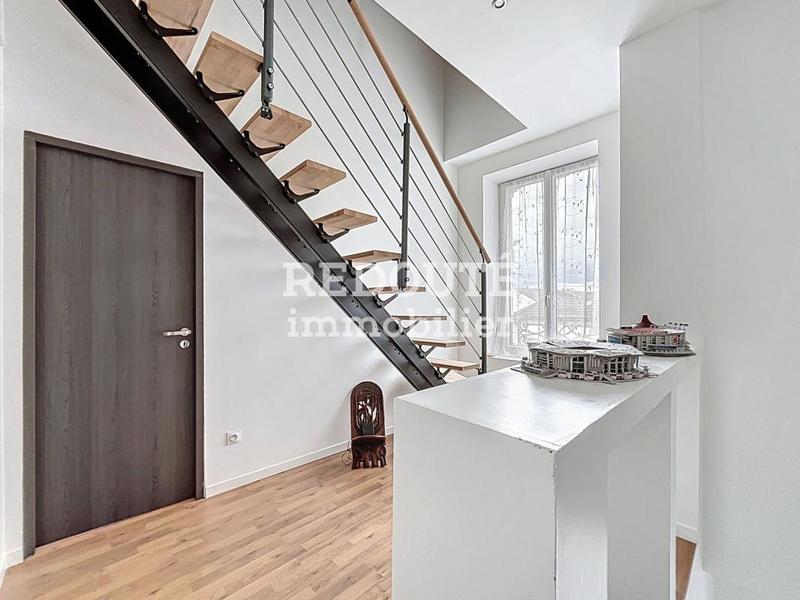 Immeuble - 162 m² - 8 pièces