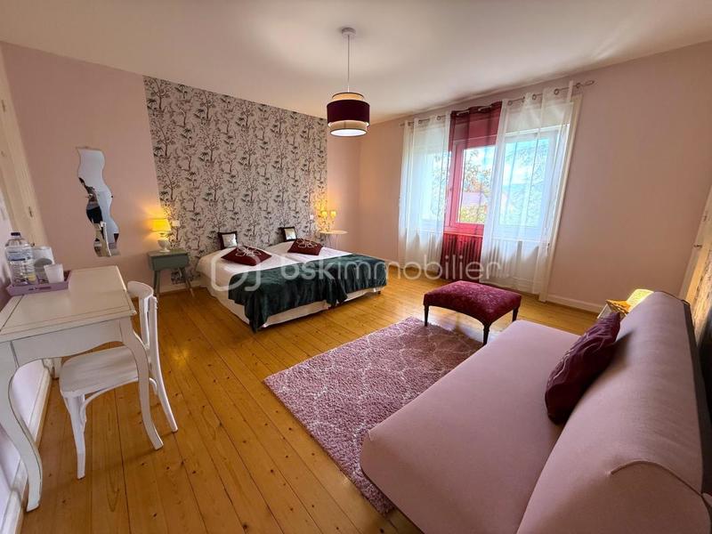 Maison - 303 m² - 10 pièces