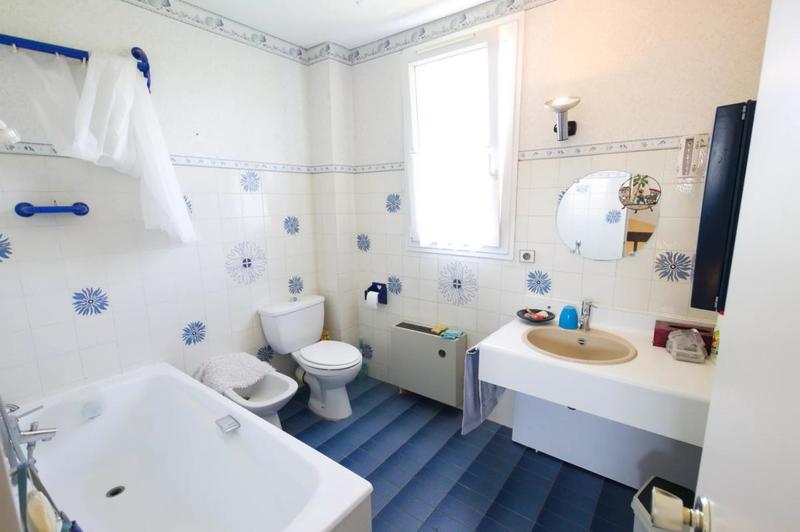 Maison - 222 m² - 6 pièces