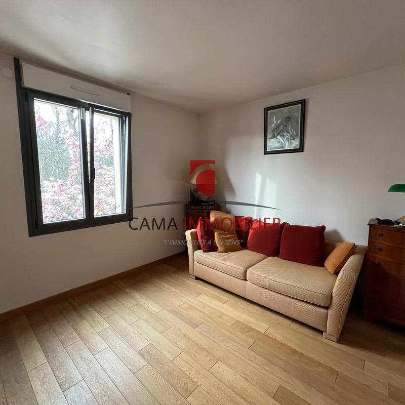 Maison - 268 m² - 9 pièces