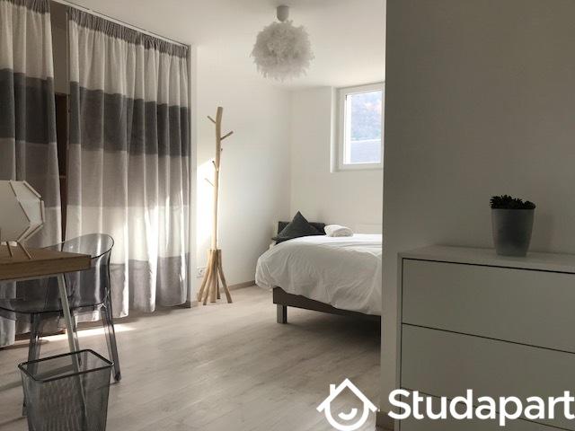 Chambre - 10 m² - 1 pièce