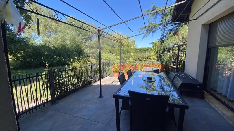 Maison - 200 m² - 7 pièces