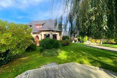 Maison - 232 m² - 5 pièces