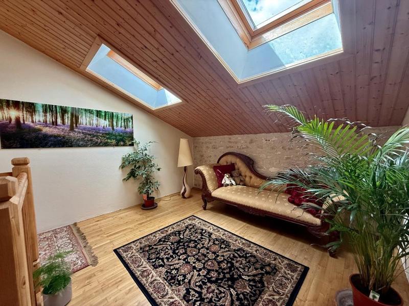 Maison - 214 m² - 8 pièces