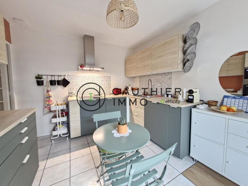 Maison - 75 m² - 5 pièces