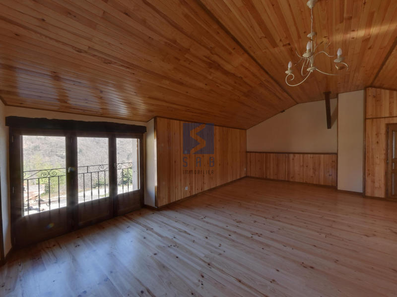 Maison - 95 m² - 3 pièces