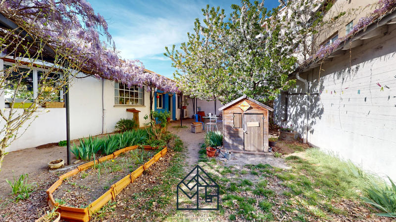 Maison - 200 m² - 6 pièces