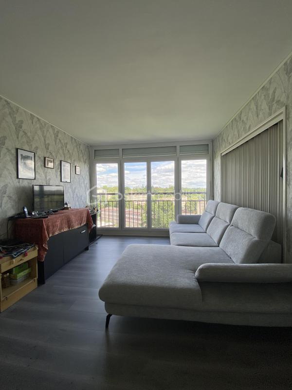 Appartement - 80 m² - 5 pièces