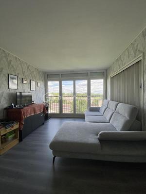 Appartement - 80 m² - 5 pièces