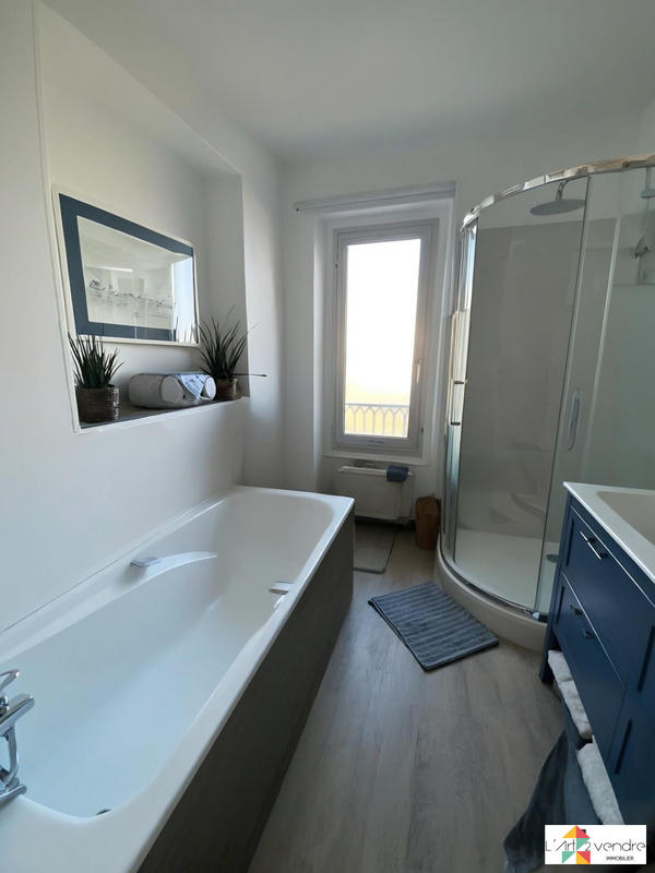 Maison - 188 m² - 8 pièces