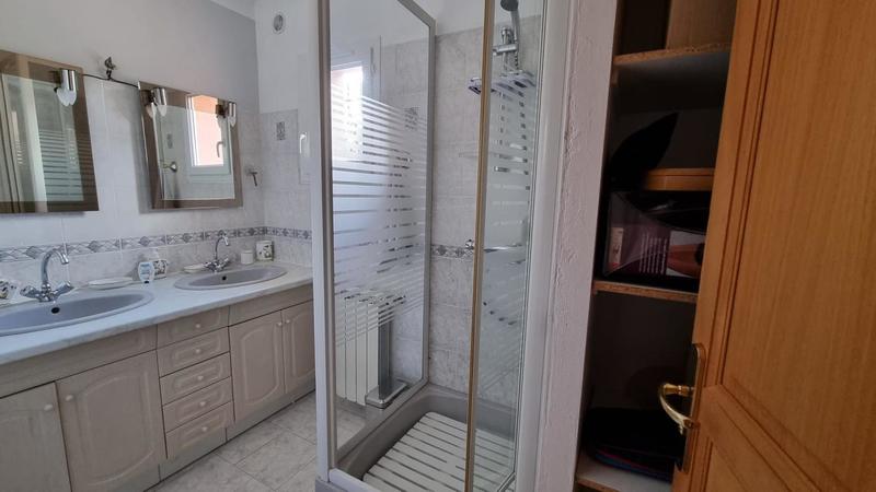 Propriété - 231 m² - 8 pièces