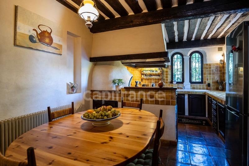 Maison - 202 m² - 7 pièces