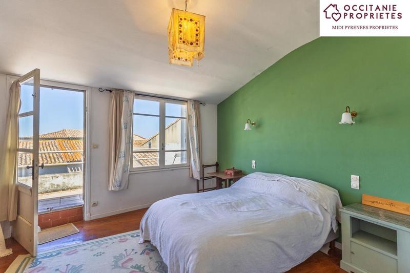 Maison de village - 256 m² - 10 pièces