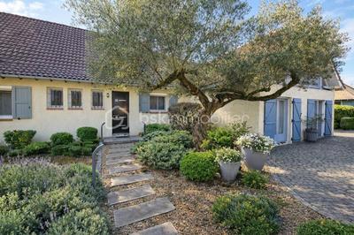 Maison traditionnelle - 186 m² - 5 pièces