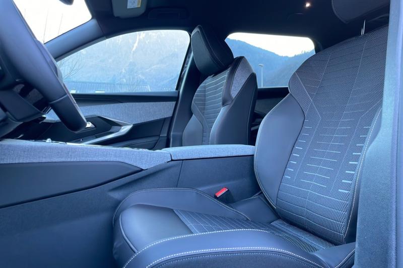 Peugeot 5008 Hybrid 145 E-Dcs6 Allure