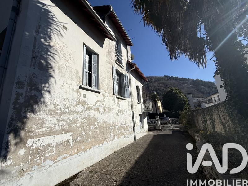 Maison - 225 m² - 7 pièces