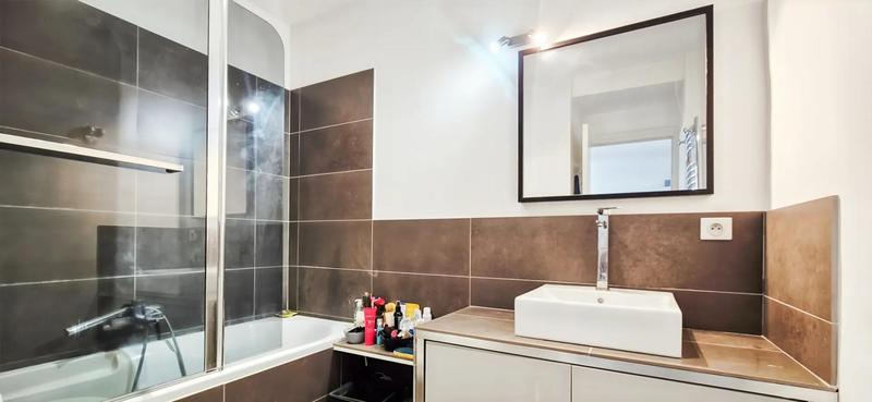 Appartement - 99 m² - 4 pièces