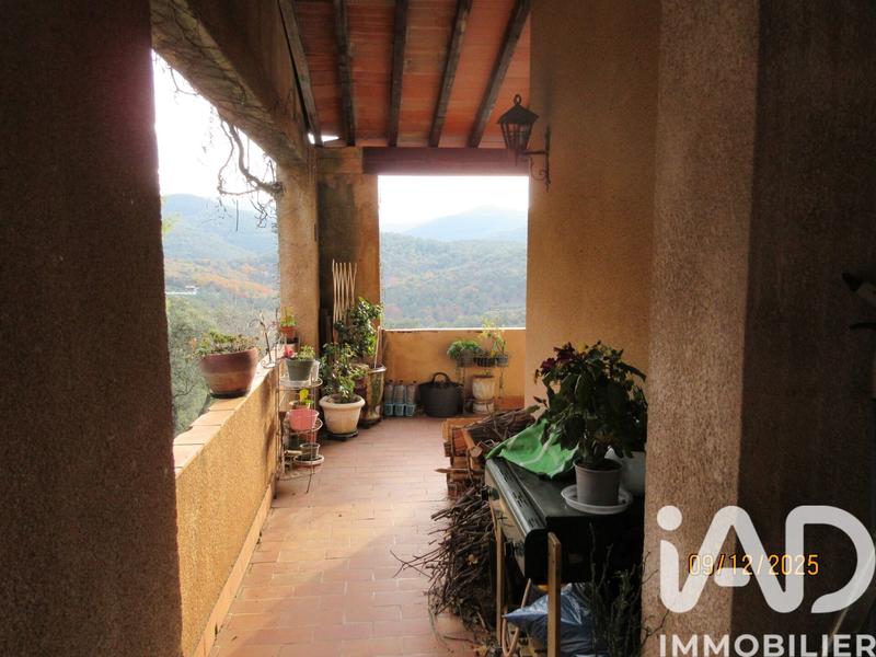 Maison - 275 m² - 10 pièces