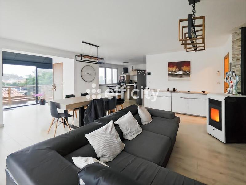 Maison - 159 m² - 6 pièces