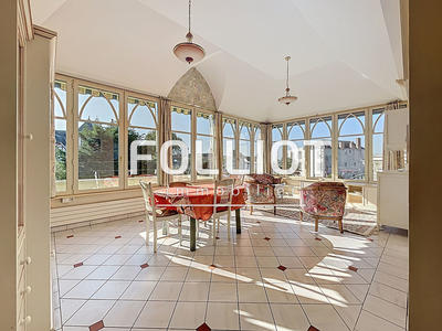 Maison - 187 m² - 8 pièces