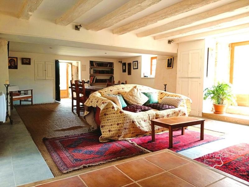 Corps de ferme - 270 m² - 9 pièces