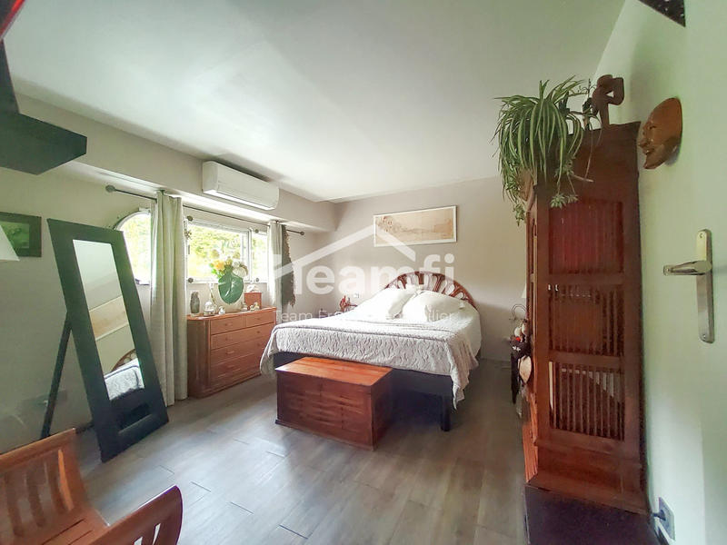 Maison - 200 m² - 6 pièces