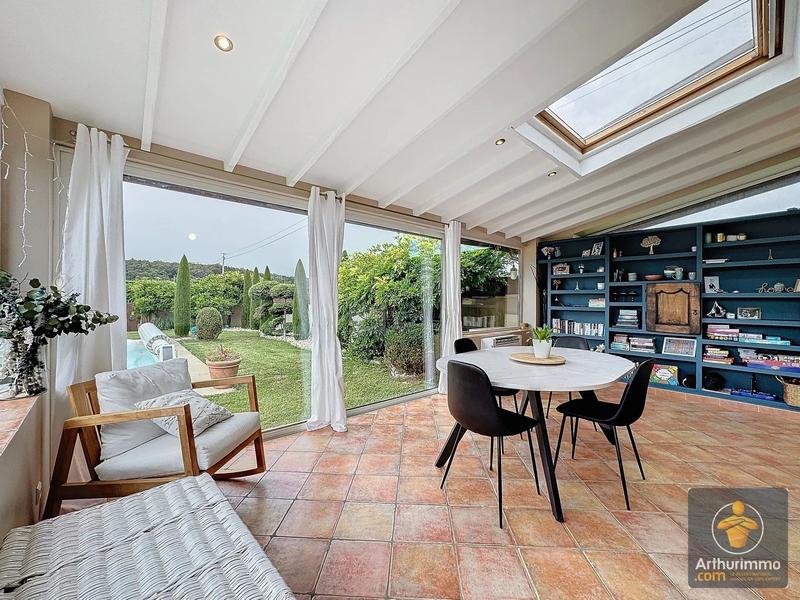 Maison - 210 m² - 6 pièces