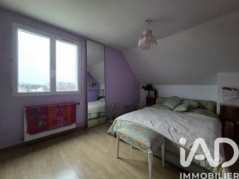 Maison - 208 m² - 8 pièces