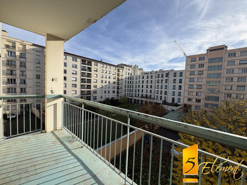 Appartement - 98 m² - 5 pièces