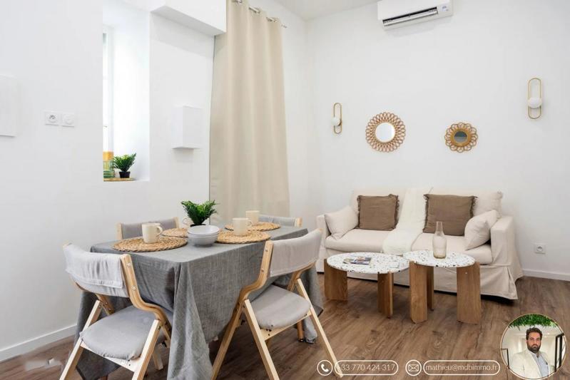 Appartement - 100 m² - 9 pièces