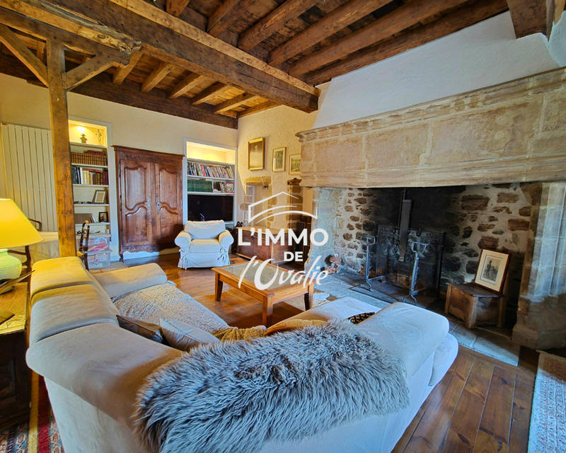 Maison - 300 m² - 16 pièces