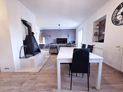 Maison - 208 m² - 6 pièces