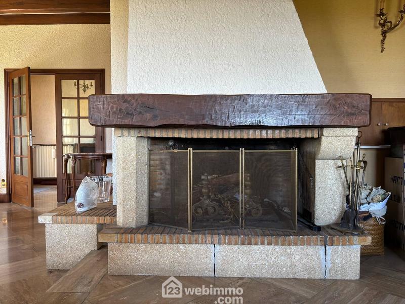 Maison - 181 m² - 7 pièces