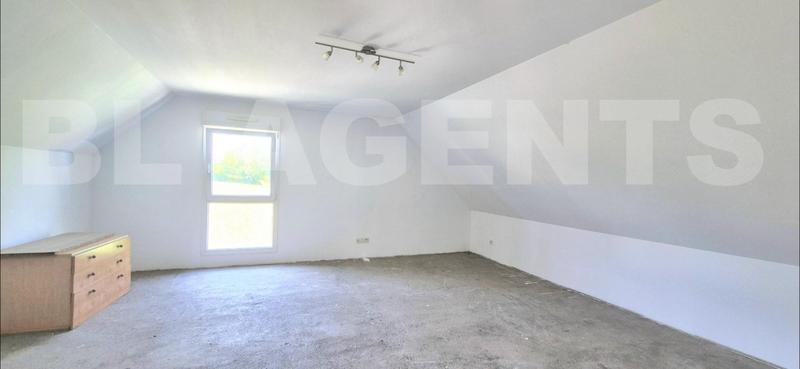 Maison - 222 m² - 8 pièces