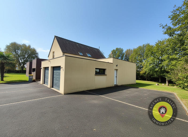 Maison - 215 m² - 6 pièces