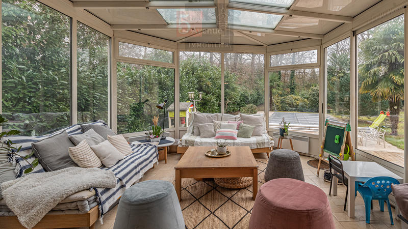 Maison - 195 m² - 8 pièces