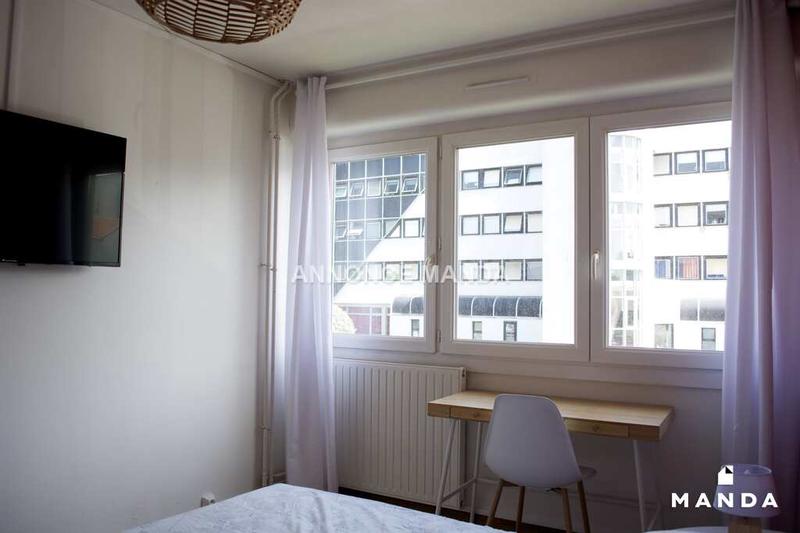 Chambre - 11 m² - 6 pièces