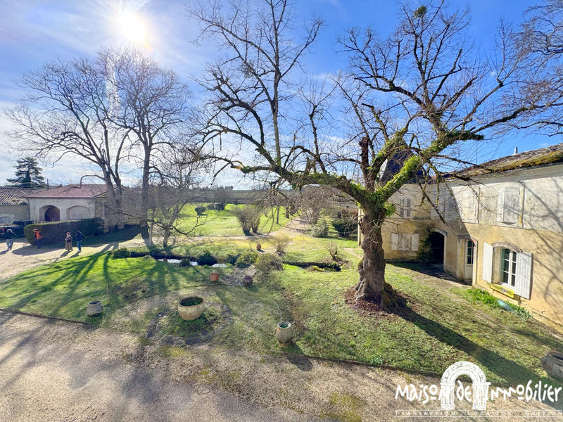 Maison - 527 m² - 12 pièces