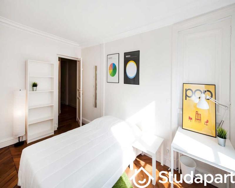 Chambre - 90 m² - 1 pièce