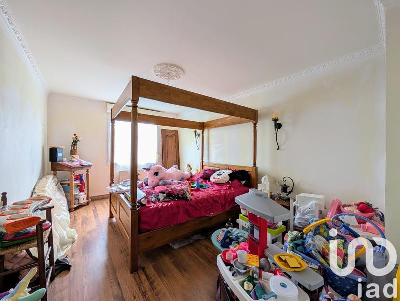 Maison - 302 m² - 9 pièces