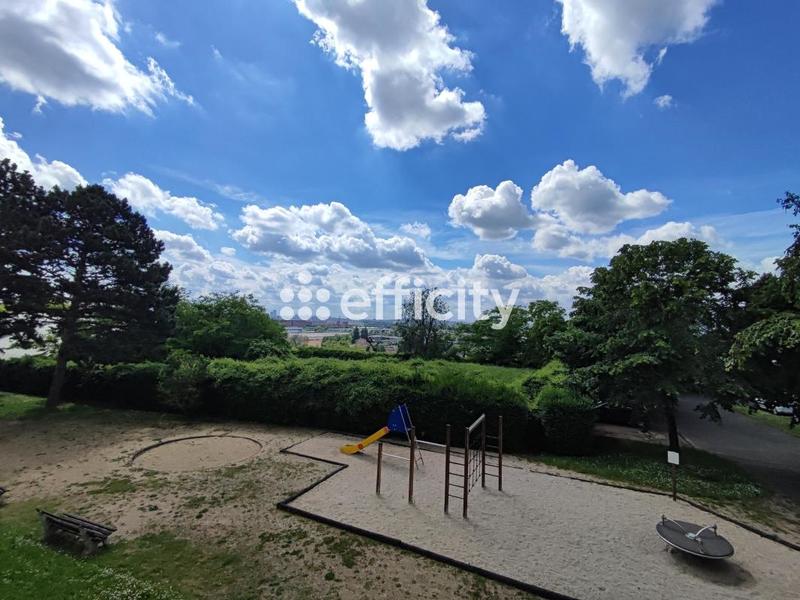 Appartement - 100 m² - 5 pièces