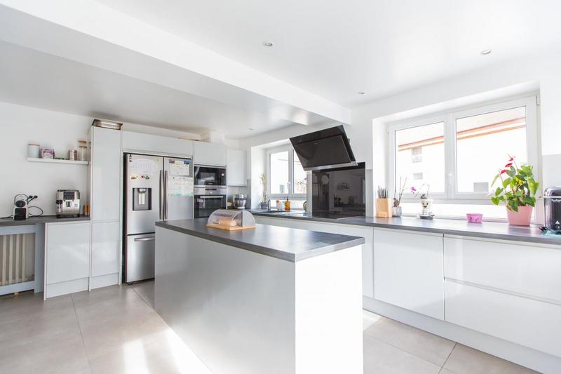 Propriété - 602 m² - 9 pièces