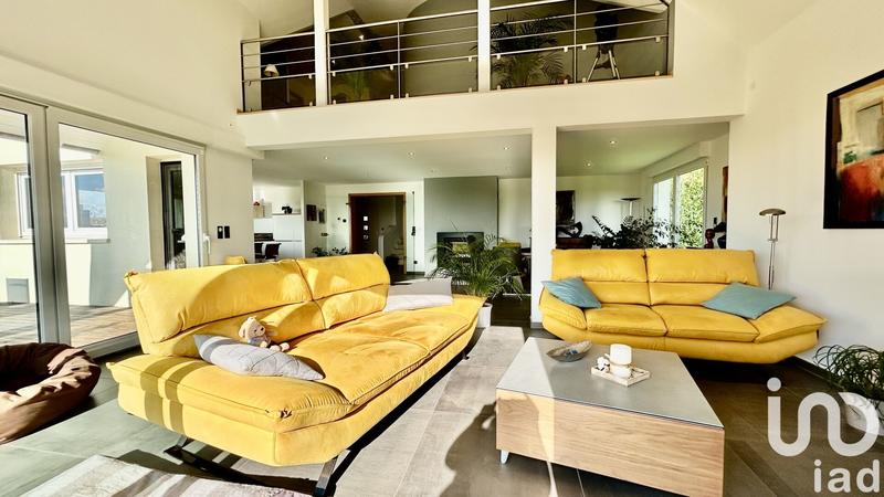 Maison - 217 m² - 6 pièces