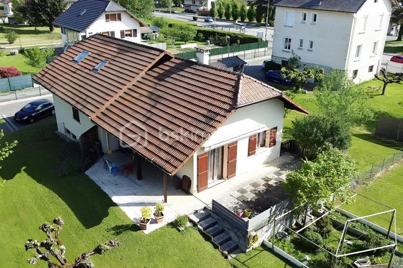 Maison traditionnelle - 140 m² - 6 pièces