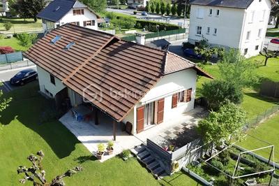 Maison traditionnelle - 140 m² - 6 pièces